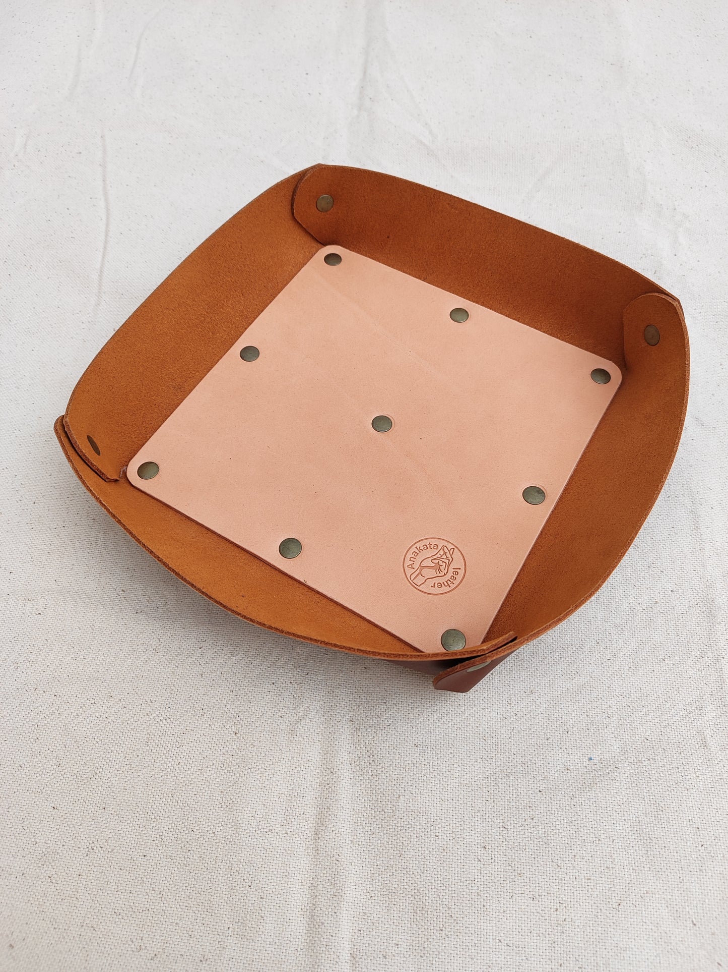 Δερμάτινο πιατάκι αποθήκευσης ''καφέ και ταμπά''