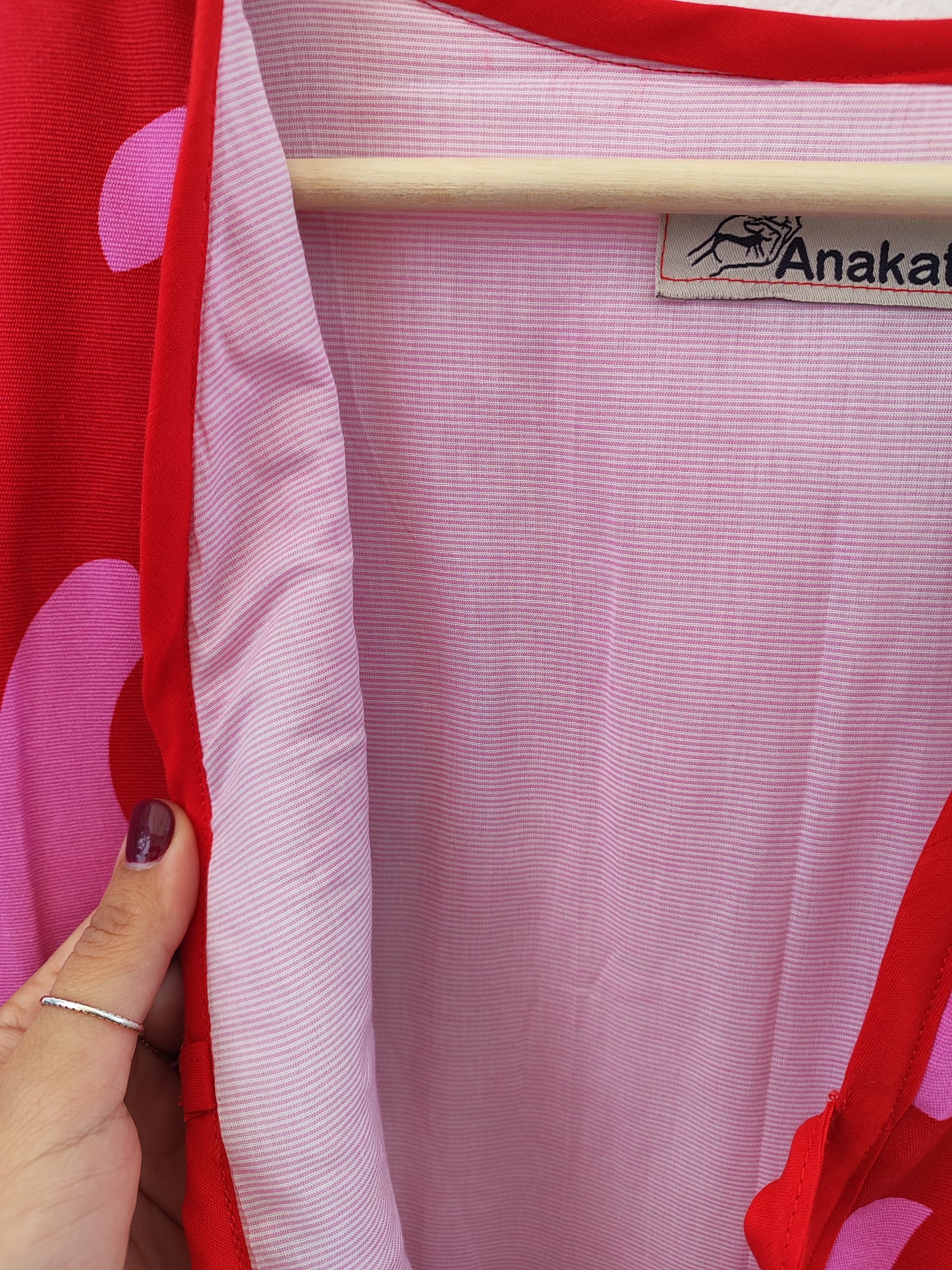 Χειροποίητο γιλέκο μακρύ - ροζ κόκκινο με τσέπες σε σχήμα καρδιάς.