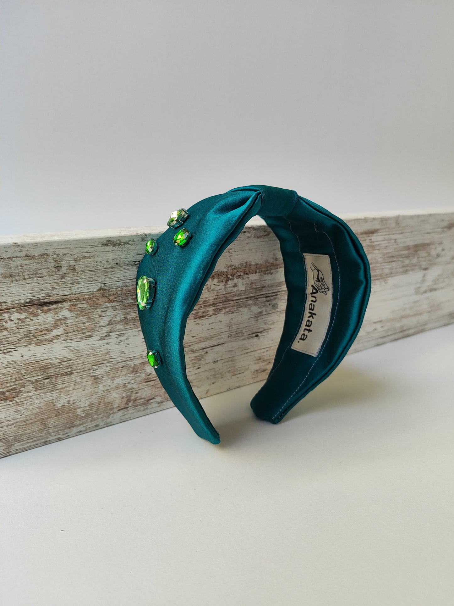 Χειροποίητη στέκα μαλλιών - πετρόλ κεντημένη με πράσινα στρας