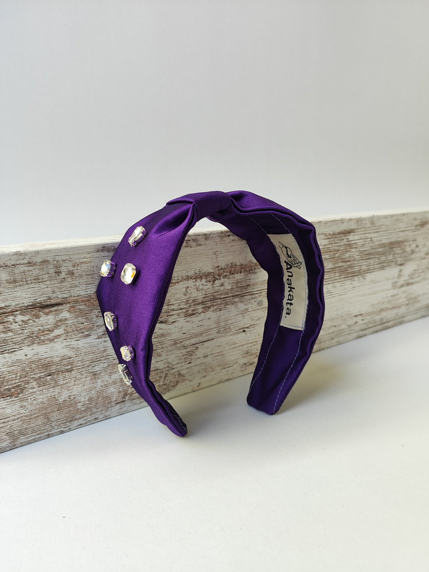 Χειροποίητη στέκα μαλλιών - μωβ κεντημένη με διάφανα στρας