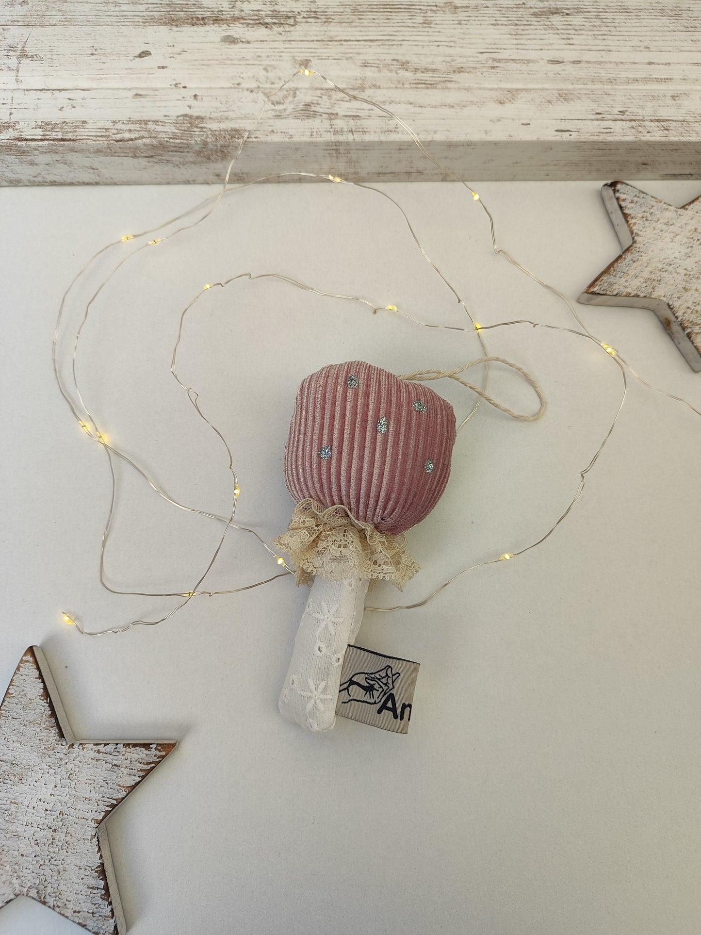 Χριστουγεννιάτικο υφασμάτινο στολίδι - ροζ μανιτάρι.