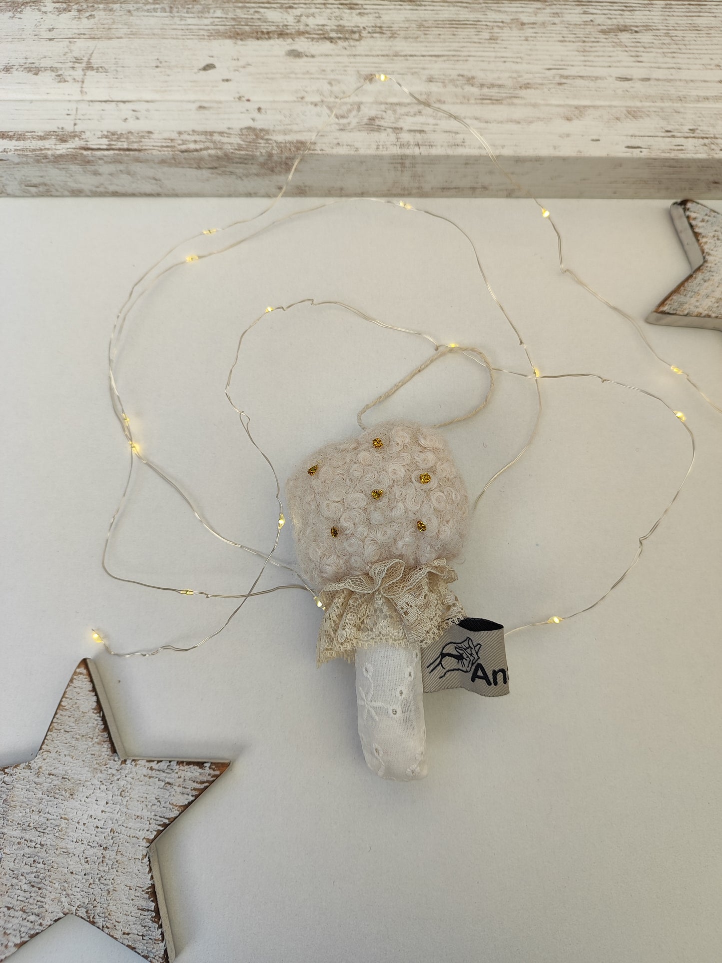 Χριστουγεννιάτικο υφασμάτινο στολίδι - μπορντό μανιτάρι.