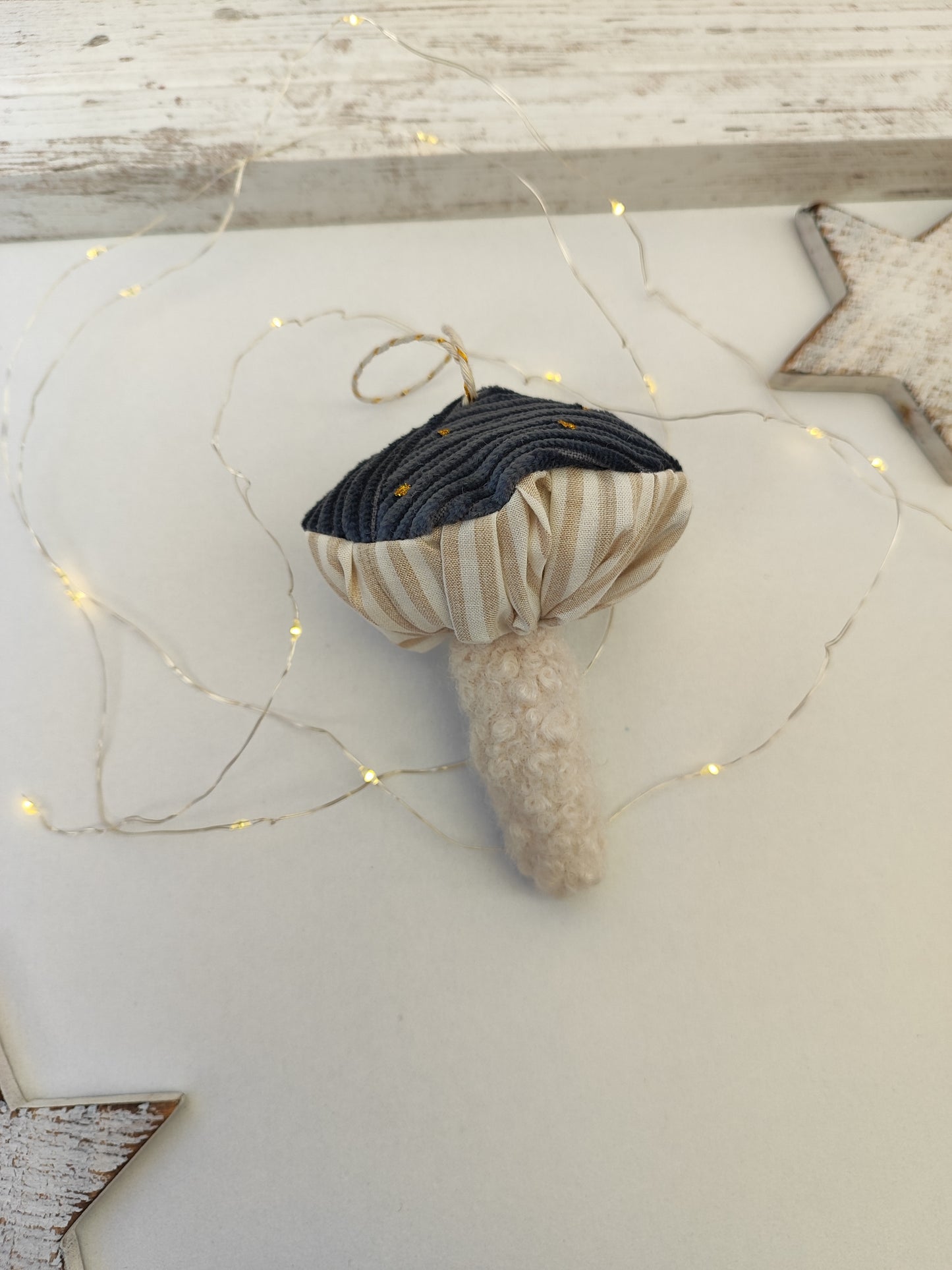 Χριστουγεννιάτικο υφασμάτινο στολίδι - ραφ μανιτάρι.