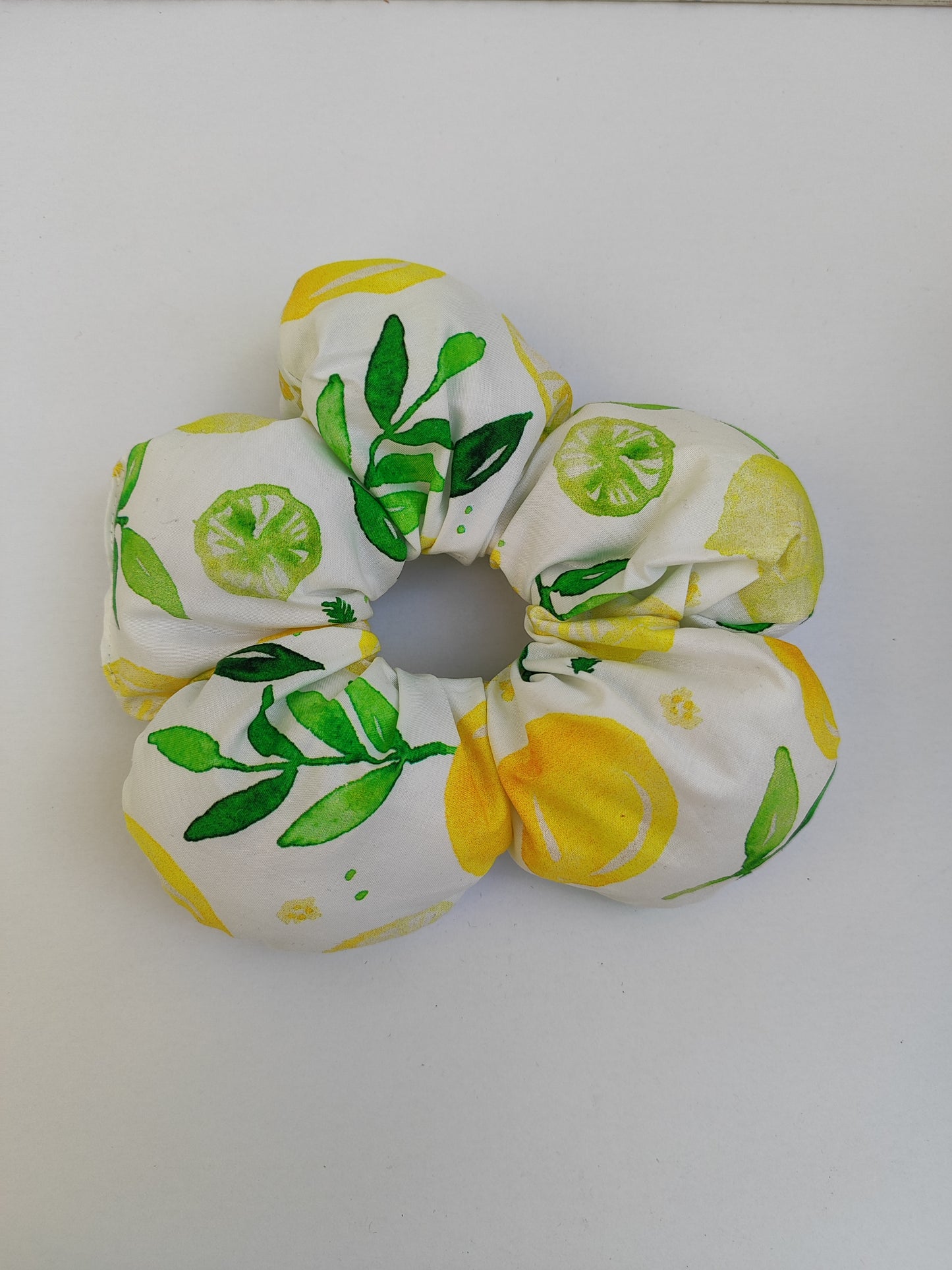 Λουλουδένια scrunchies ''λεμόνια''