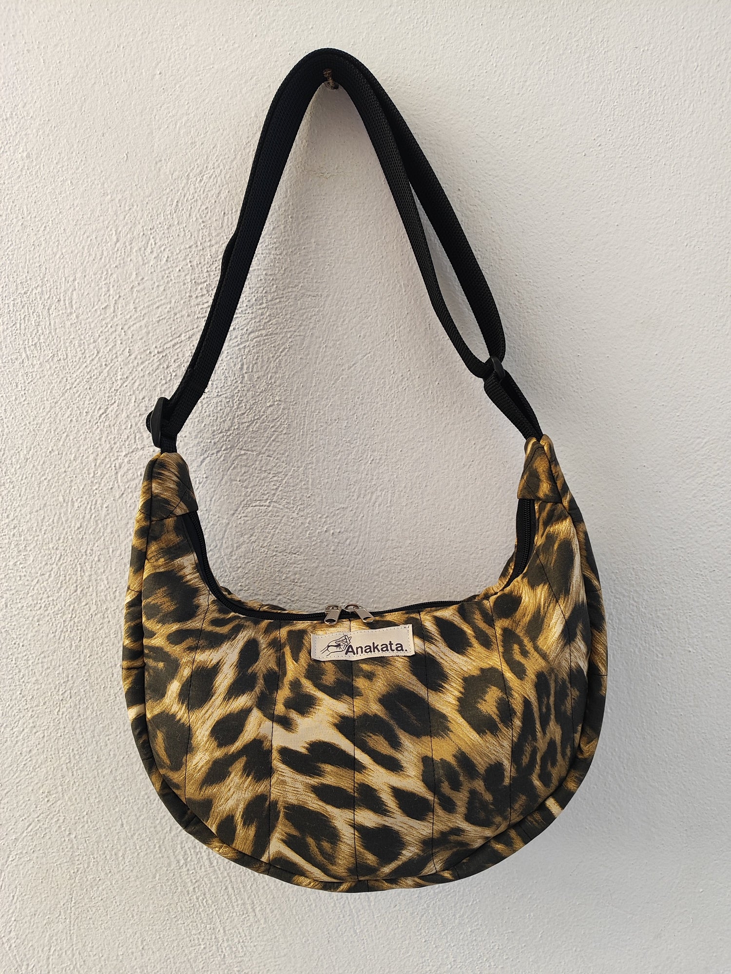 ΤΣΑΝΤΑ ΚΡΟΥΑΣΑΝ