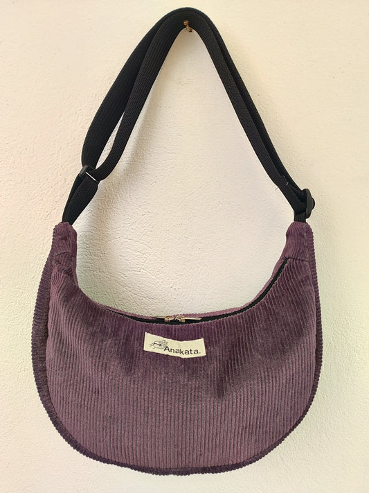 Τσάντα ''κρουασάν'' , μωβ κοτλέ, τσάντα ώμου ή χιαστί.