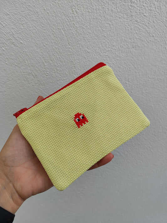 Μικρό κεντημένο πορτοφολάκι - κίτρινο με κόκκινο φαντασματάκι (pac-man).