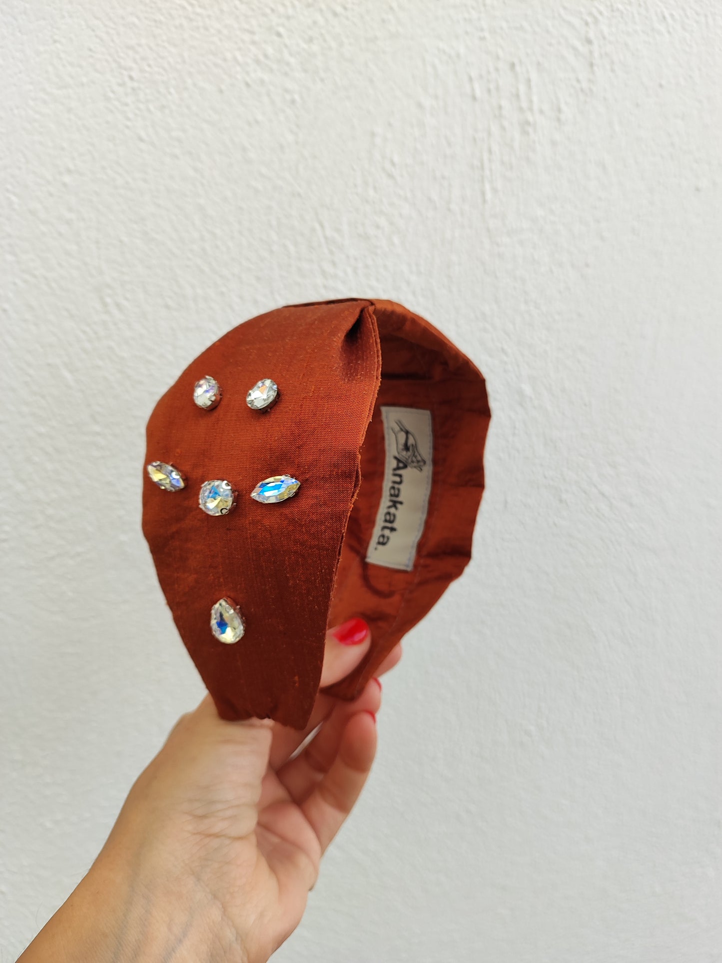 Χειροποίητη στέκα μαλλιών - κεραμμυδί κεντημένη  με διάφανα στρας