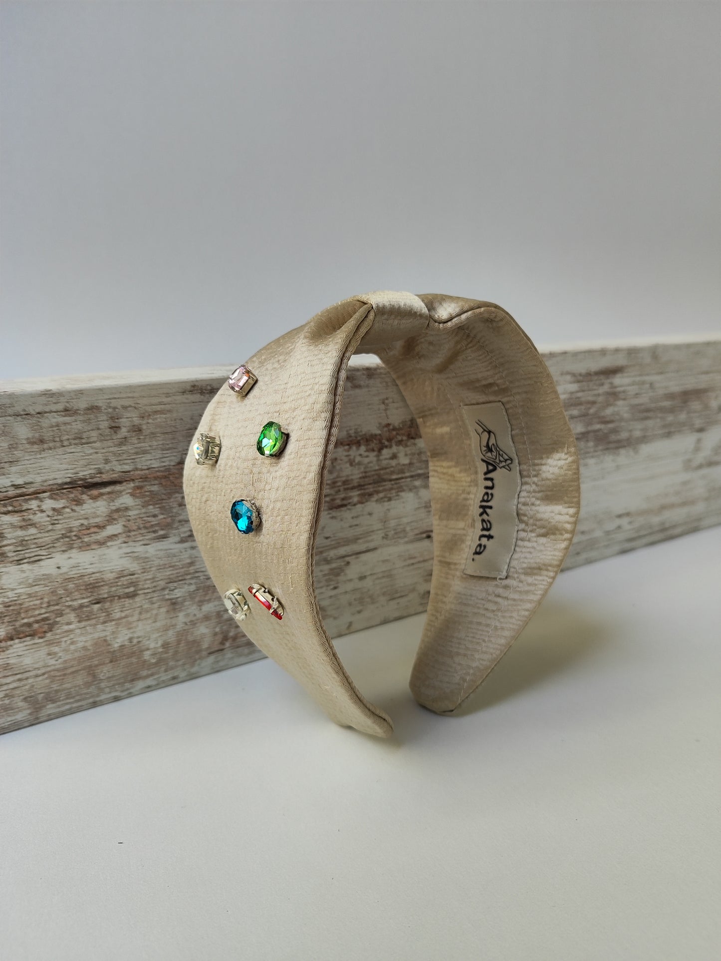 Χειροποίητη στέκα μαλλιών - μπεζ, κεντημένη  με πολύχρωμα στρας