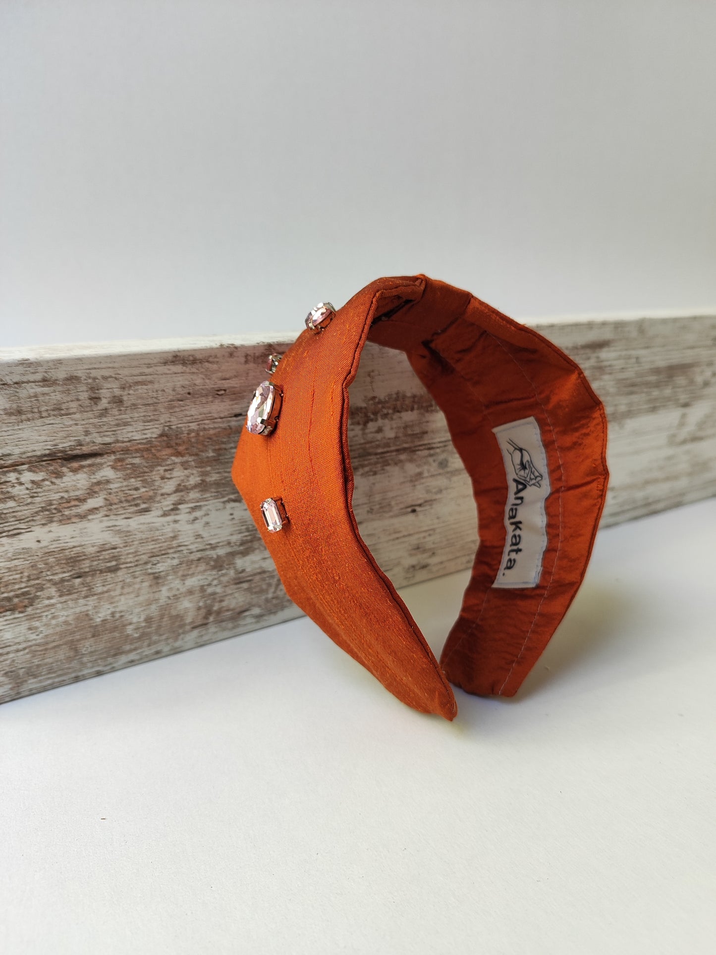 Χειροποίητη στέκα μαλλιών - κεραμμυδί κεντημένη  με ροζ στρας