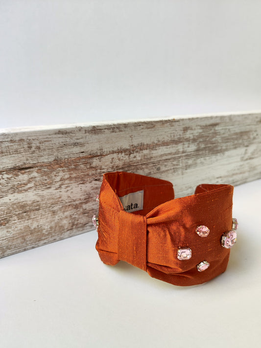 Χειροποίητη στέκα μαλλιών - κεραμμυδί κεντημένη  με ροζ στρας