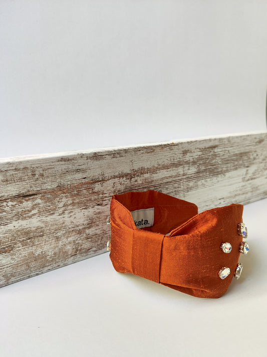 Χειροποίητη στέκα μαλλιών - κεραμμυδί κεντημένη  με διάφανα στρας