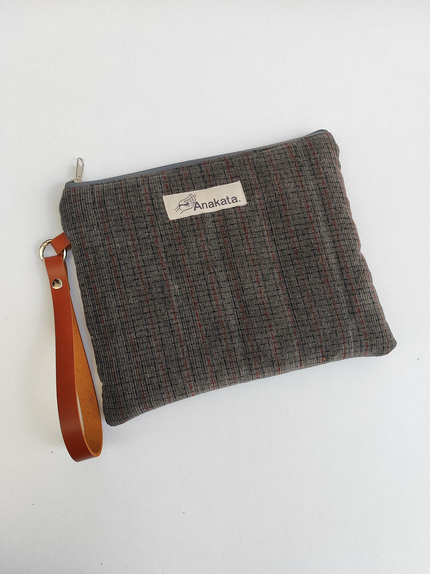 Χειροποίητο αφράτο τσαντάκι με φερμουάρ ''γκρι κοτλέ''