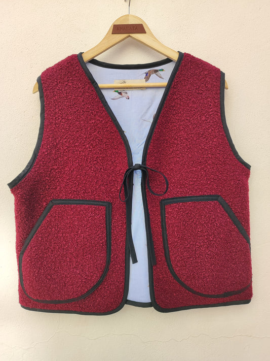 Χειροποίητο γιλέκο, μπορντό μπουκλέ - γαλάζιο με χήνες , διπλής όψης.