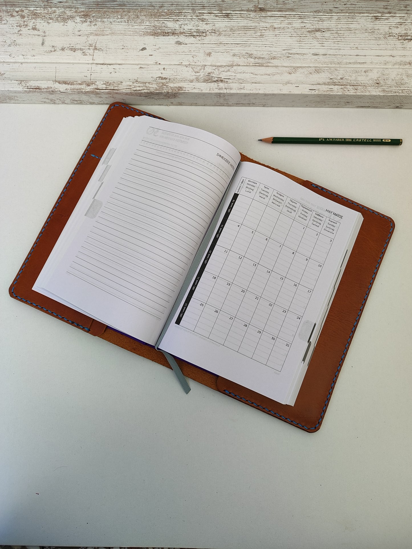 Χειροποίητη δερμάτινη θήκη για ημερολόγιο - σημειωματάριο ''ταμπά με γαλάζια κλωστή''