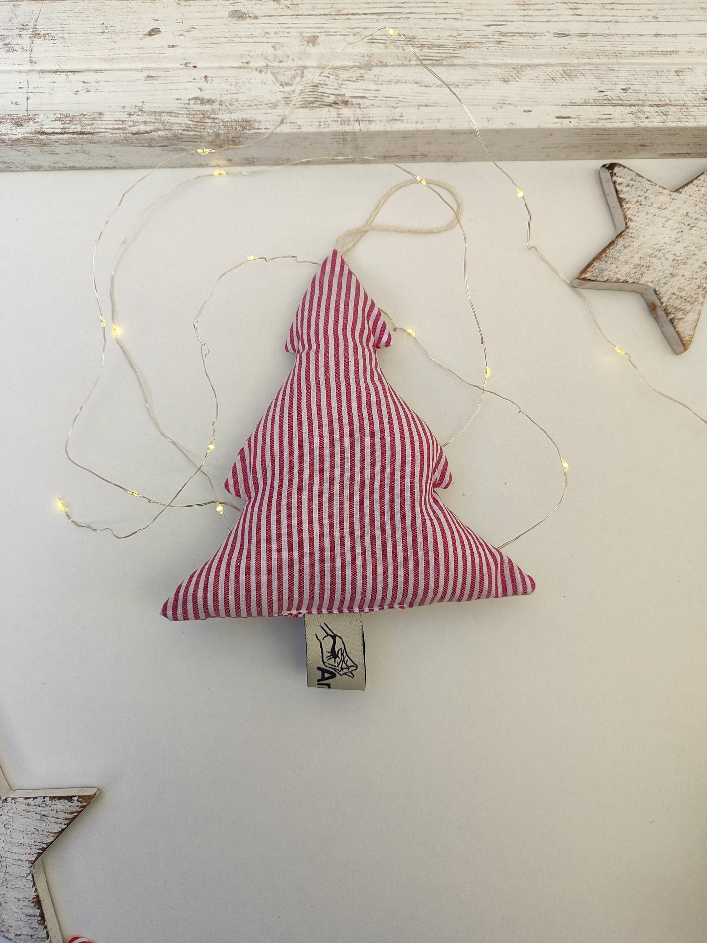 Χριστουγεννιάτικο υφασμάτινο στολίδι - ριγέ δέντρο.