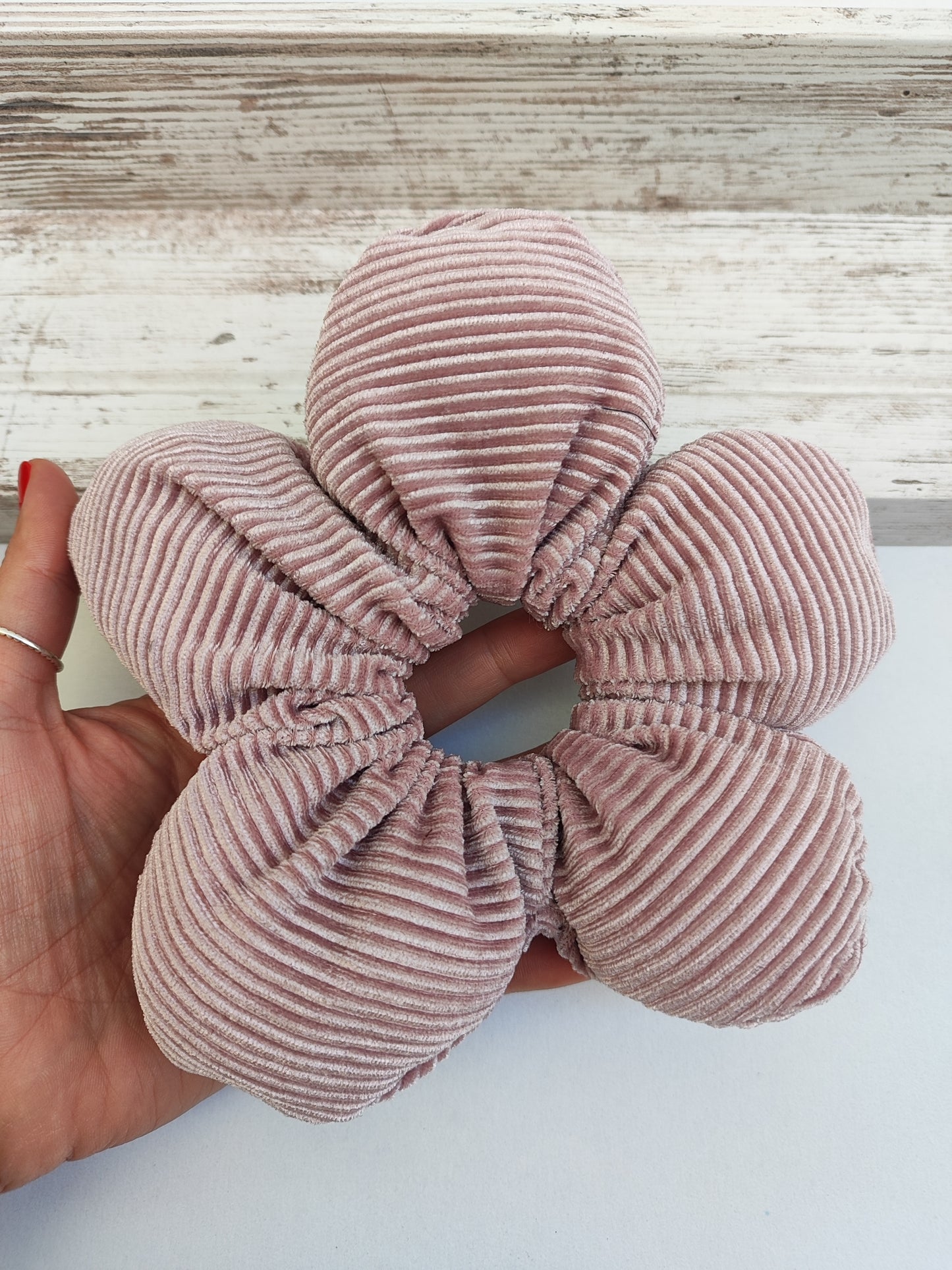 Λουλουδένια scrunchies ''ροζ βελουτέ''