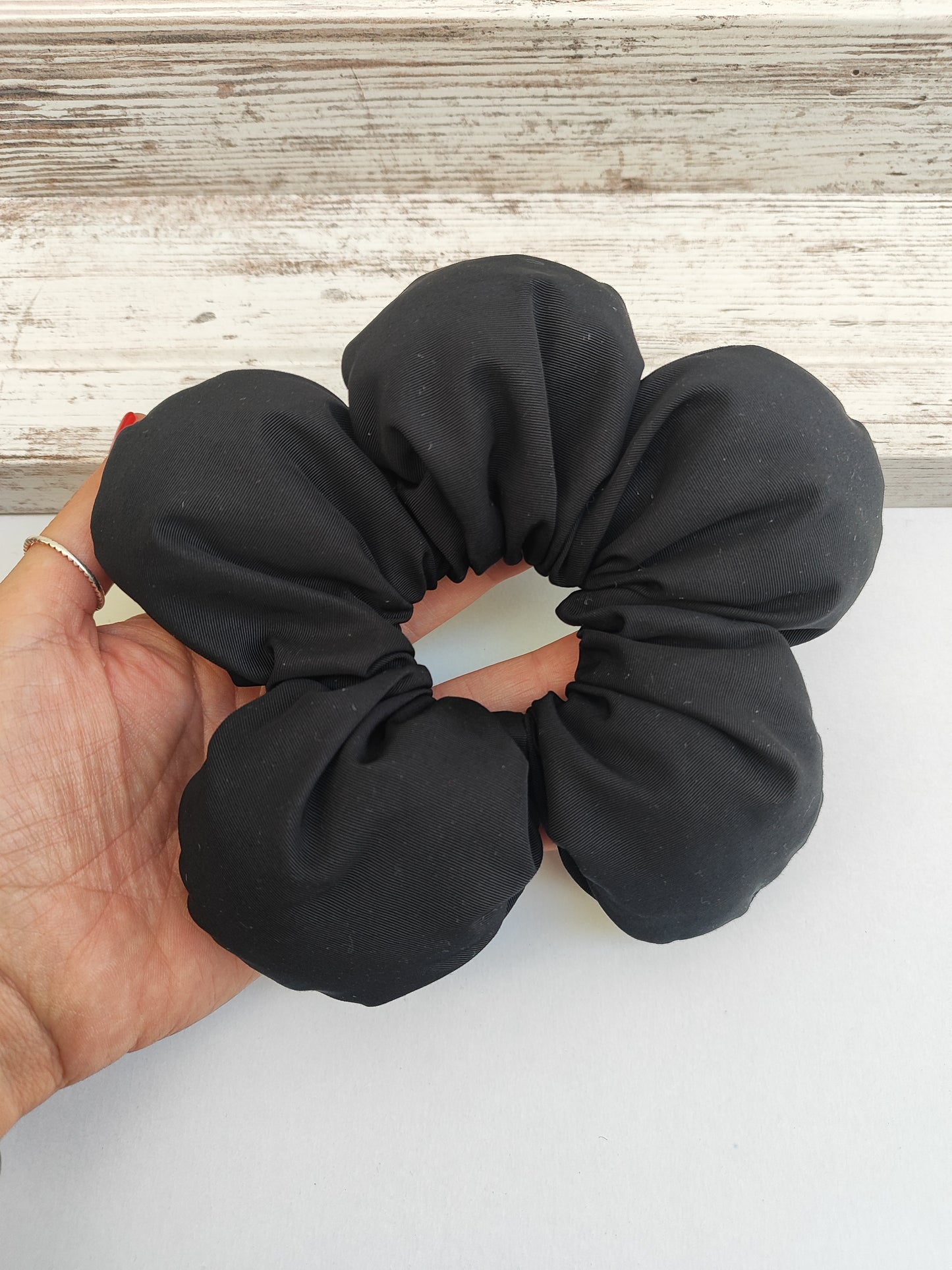 Λουλουδένια scrunchies ''μαύρο''