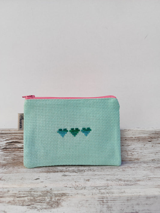 Μικρό κεντημένο πορτοφολάκι - βεραμάν με βεραμάν καρδιές