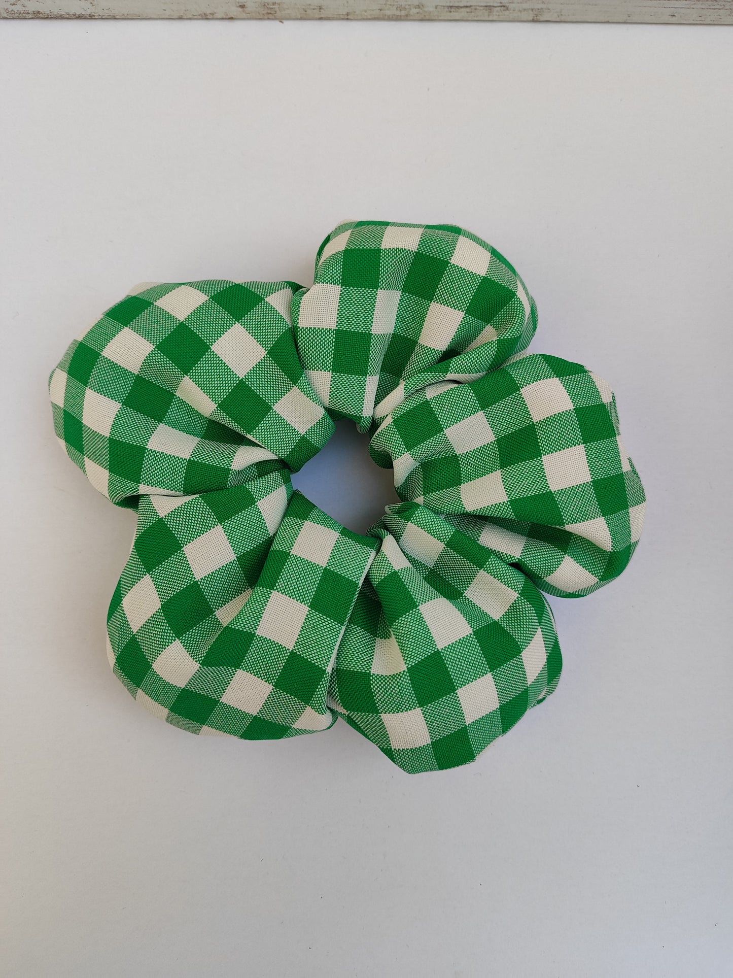 Λουλουδένια scrunchies ''πράσινο καρό''