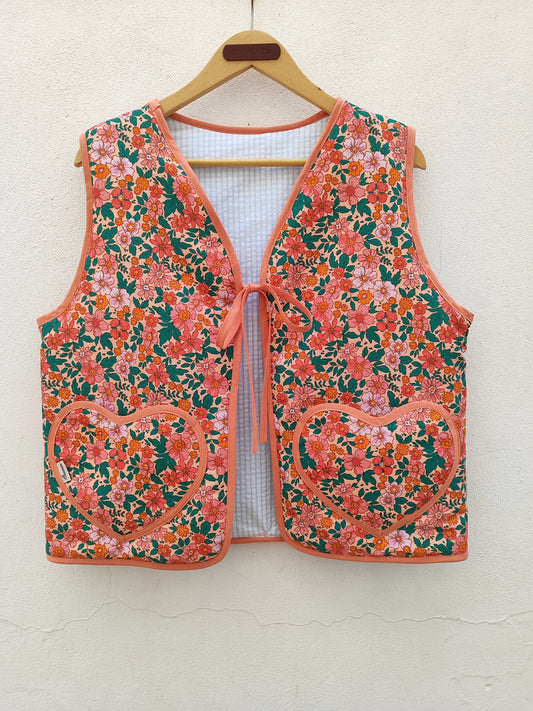 Χειροποίητο γιλέκο φλοράλ και τσέπες σε σχήμα καρδιάς