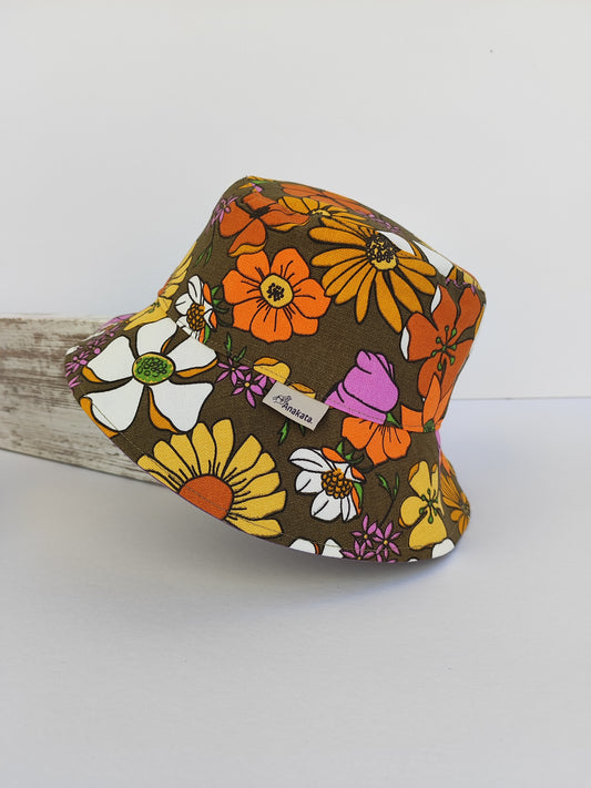 Χειροποίητο καπέλο διπλής όψης. Λουλουδάτο - μωβ μονόχρωμο.