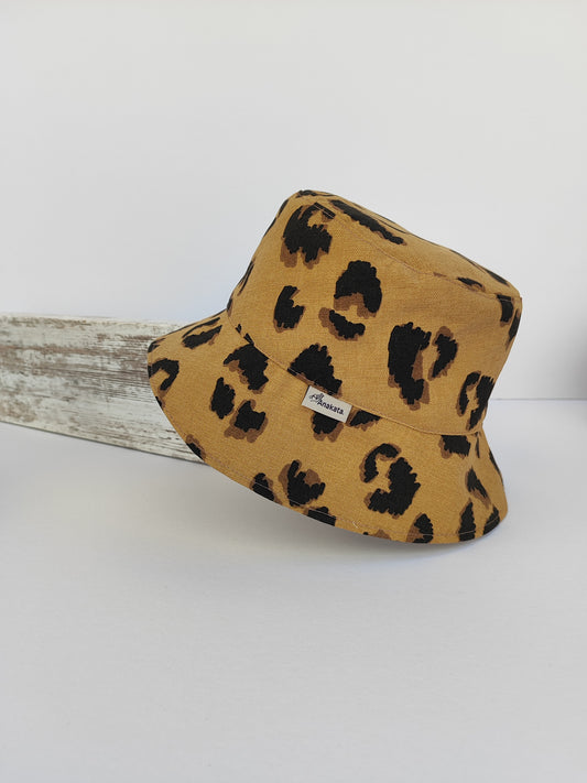 Χειροποίητο καπέλο διπλής όψης. Λεοπάρ - λιλά καρό.