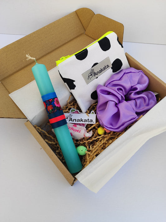 Πασχαλινό gift box ''λαμπάδα, σατέν φρου φρου και zero waste πορτοφόλι