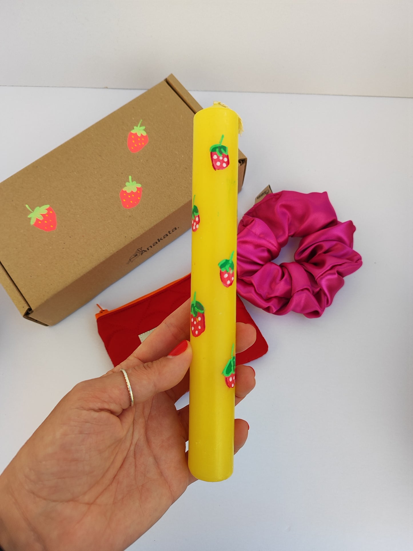 Πασχαλινό gift box ''λαμπάδα, σατέν φρου φρου και zero waste πορτοφόλι''