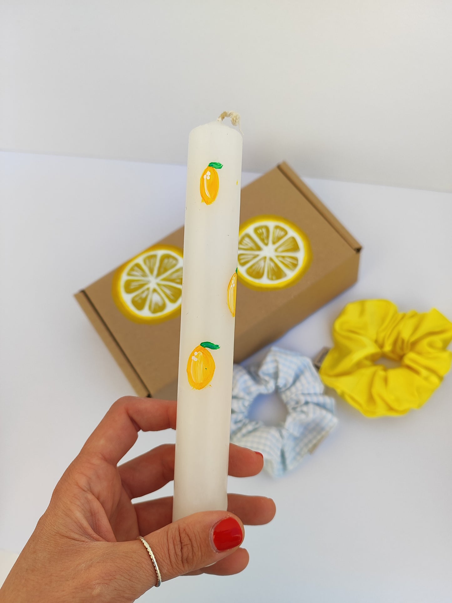 Πασχαλινό gift box '' λαμπάδα, και 2 φρου φρου''