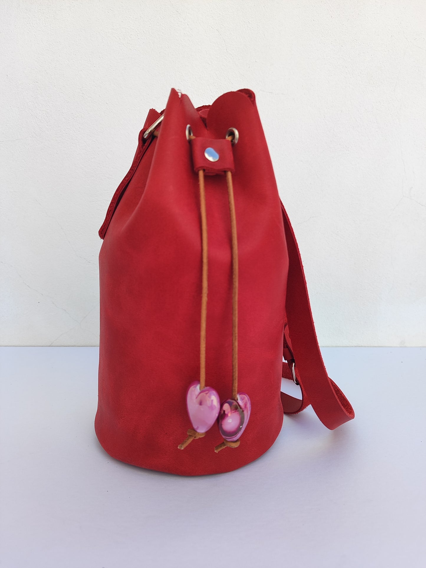 Cynthia Red Bucket Κόκκινη Δερμάτινη Τσάντα Πουγκί Petit Boutik X Anakata