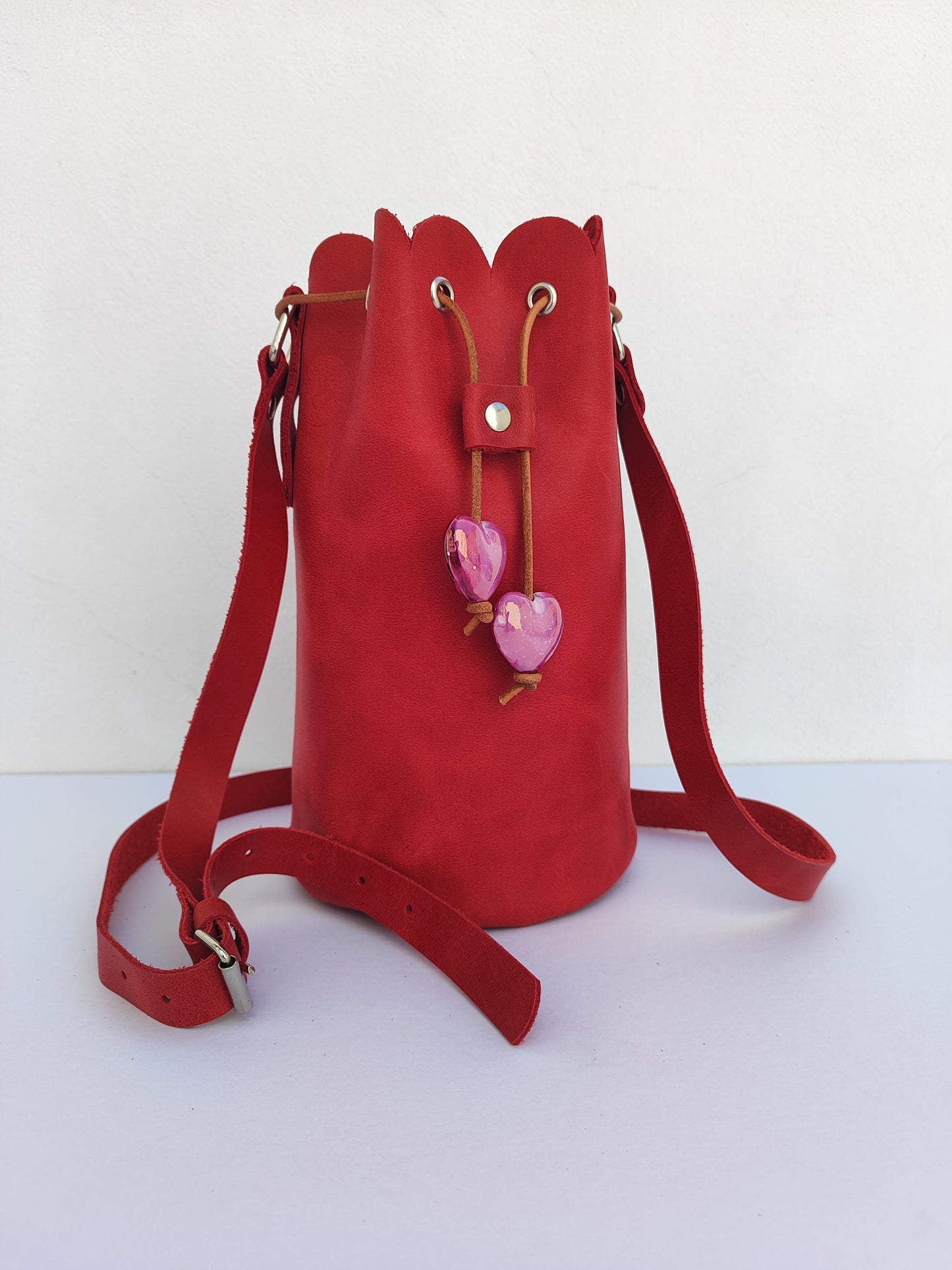 Cynthia Red Bucket Κόκκινη Δερμάτινη Τσάντα Πουγκί Petit Boutik X Anakata