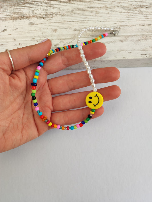 Κολιέ smiley, πολύχρωμες χάντρες και πέρλες 42 εκ.