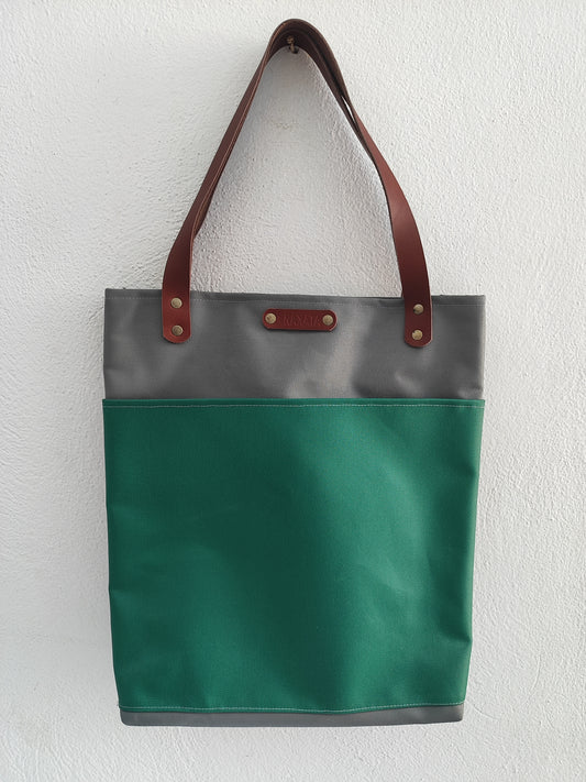 Χειροποίητη tote bag με τσέπες και δερμάτινα λουριά